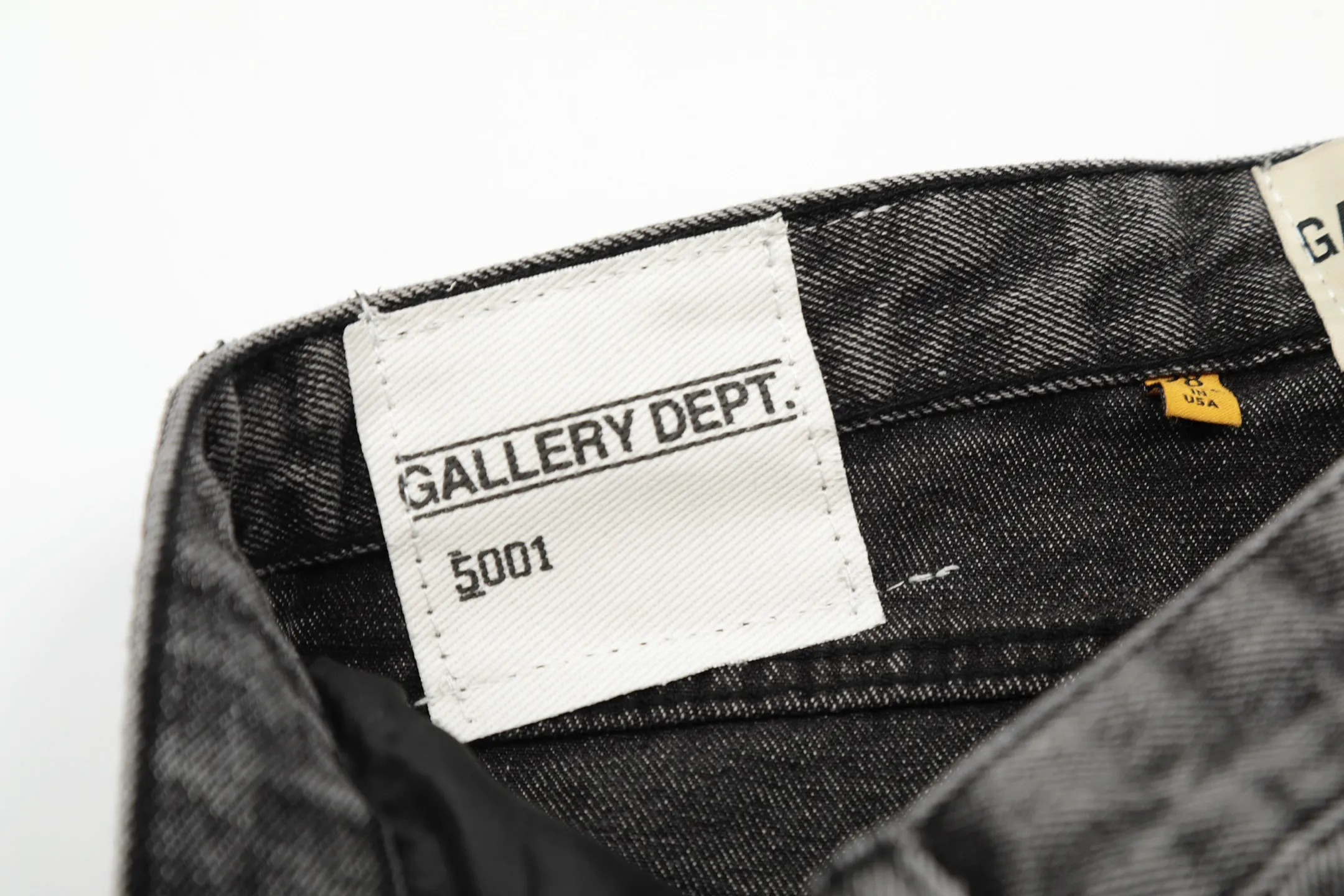 #8160 P260💰 Independent GALLERY DEPT. Vintage spliced black and gray snowflake pattern cross loose washed flared jeans - truly restore the ultimate texture of Vintage - original hardware accessories washed and other elevators, QR code analysis are all purchased from the original factory, high degree of restoration, you are welcome to compare with a certain product ~ - three-dimensional version Loose and comfortable, not picky about the figure, taller and slimmer, factory Seiko, original factory quality control, same style for men and women, can be matched with couples, versatile recommendation Essential jeans for all seasons - sizes: 28 30 32 34 36